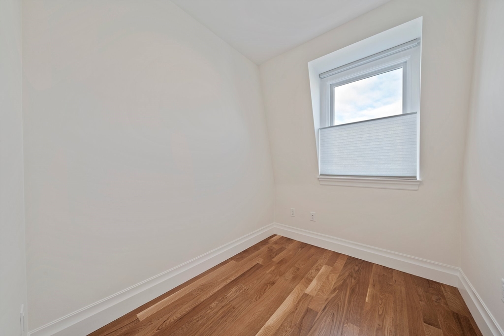 683 East 8th Street Property Photo 18