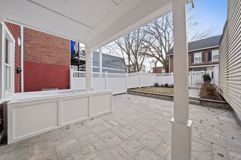 683 East 8th Street Property Photo 27