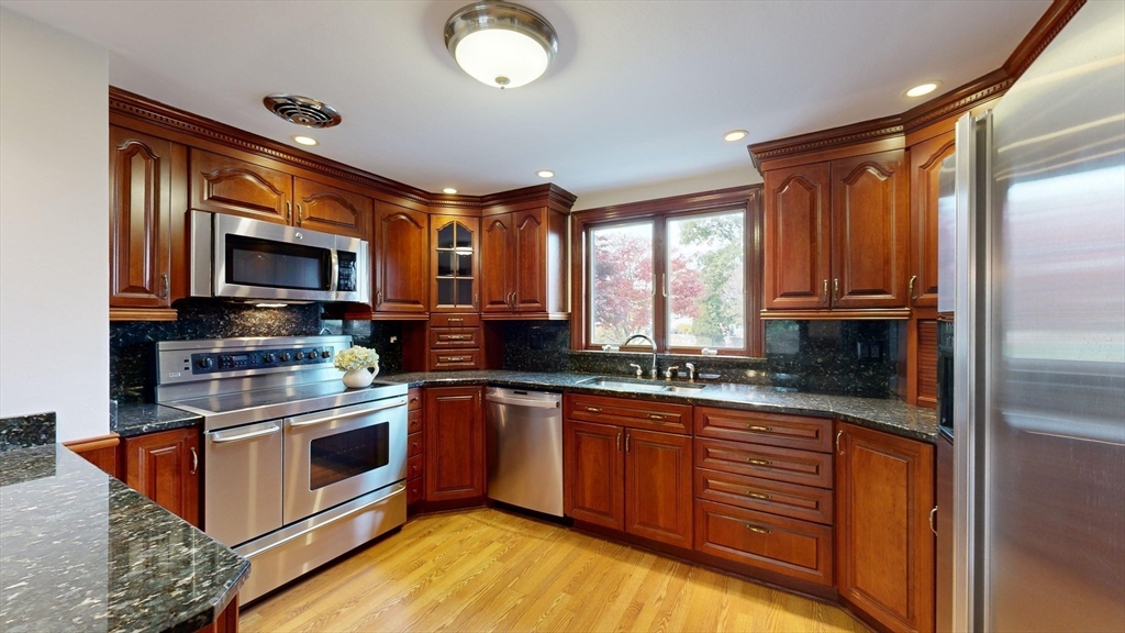 122 Park Street Property Photo 5