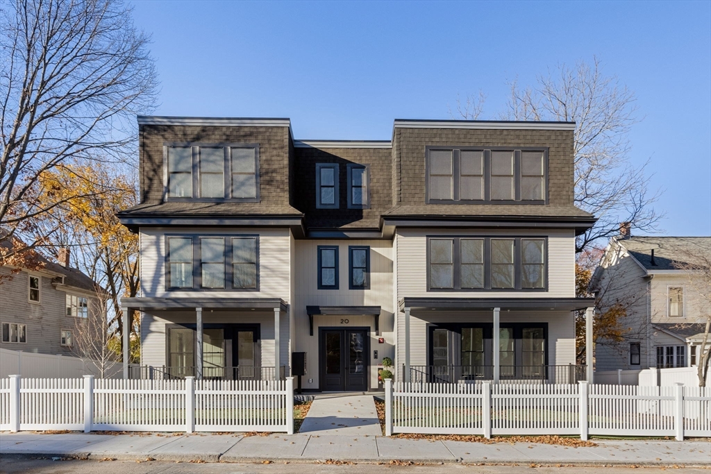 18-20 Parkman St # 3 Property Photo 8