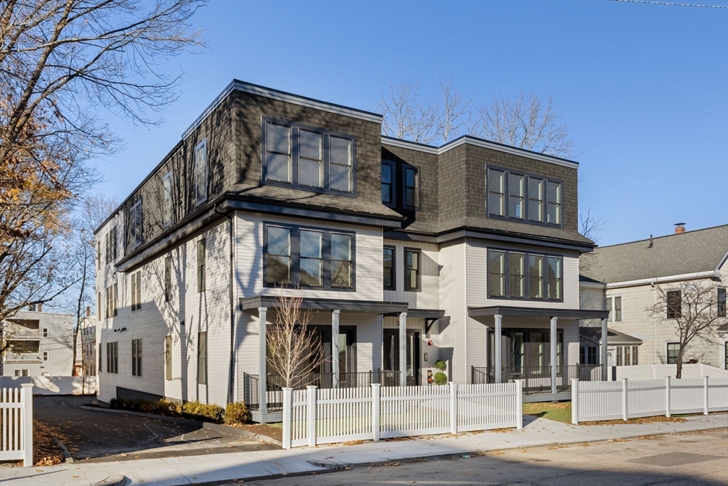 18-20 Parkman St # 3 Property Photo 17