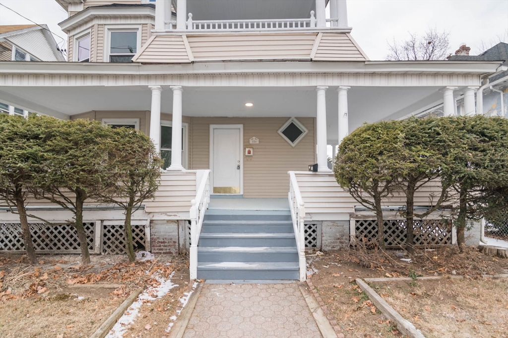 186 Oak Street Property Photo 3
