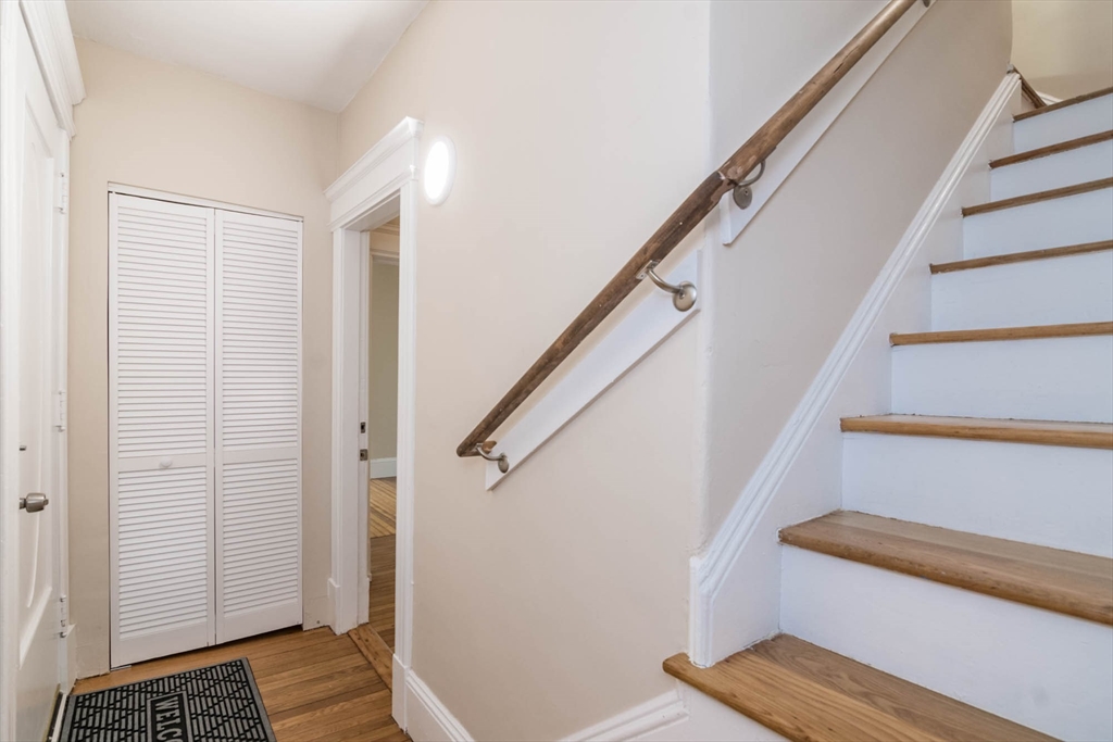 186 Oak Street Property Photo 5