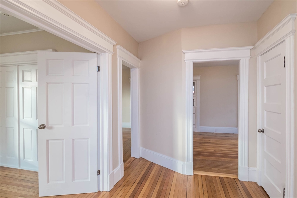 186 Oak Street Property Photo 6