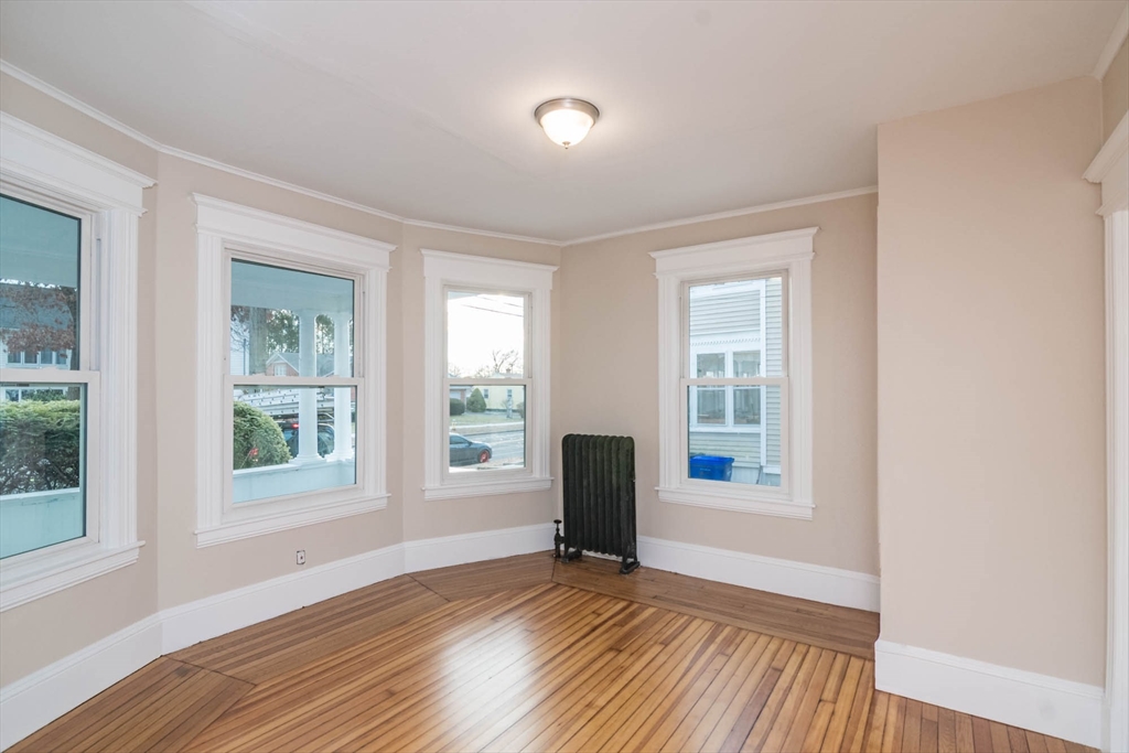 186 Oak Street Property Photo 7
