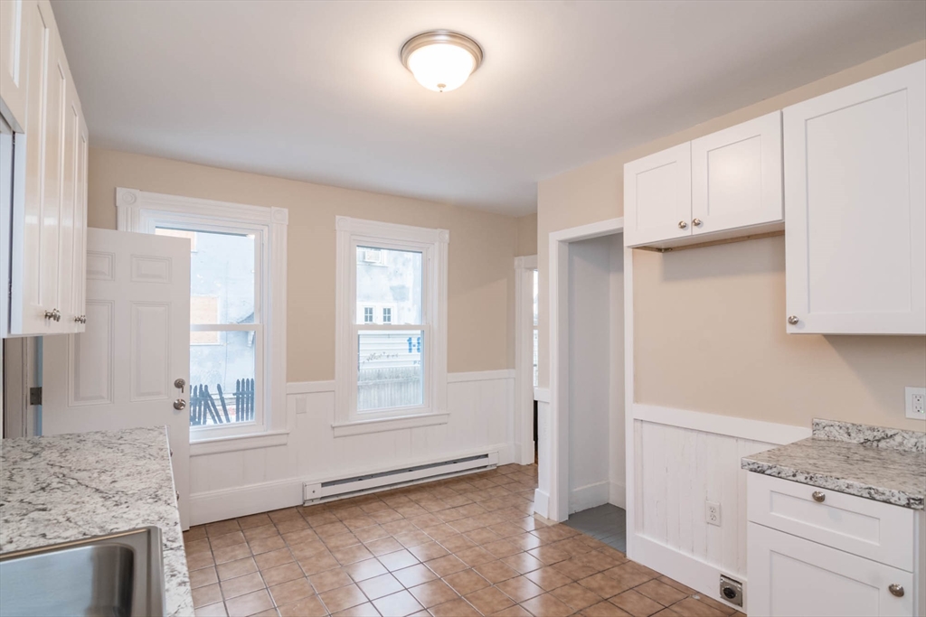 186 Oak Street Property Photo 12