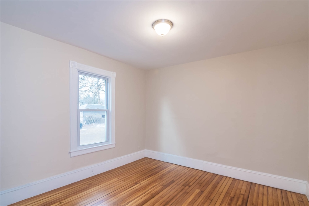 186 Oak Street Property Photo 14