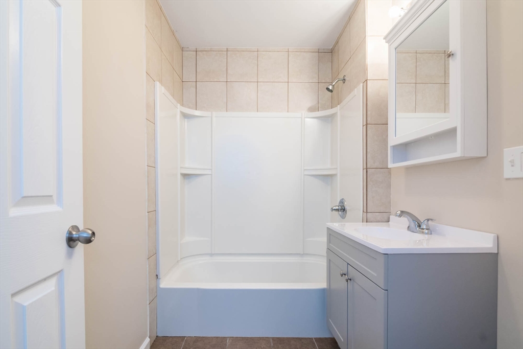 186 Oak Street Property Photo 17