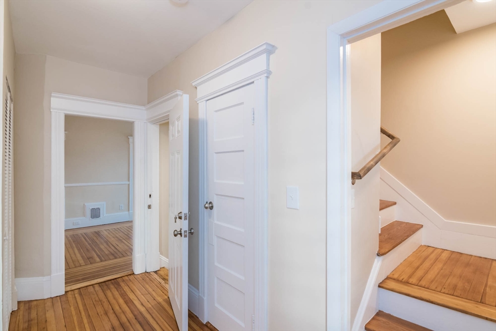 186 Oak Street Property Photo 18