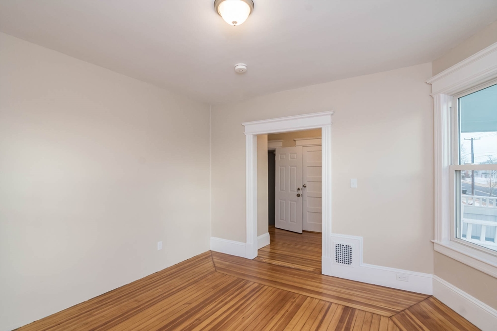 186 Oak Street Property Photo 20