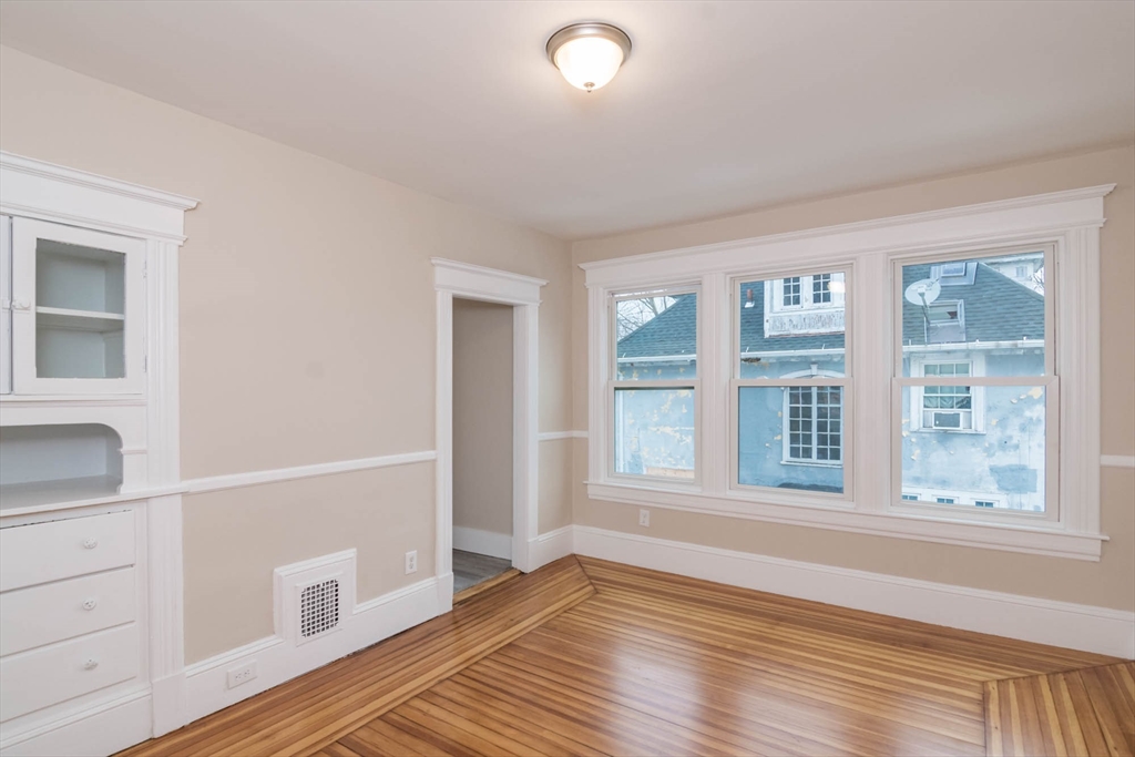 186 Oak Street Property Photo 21