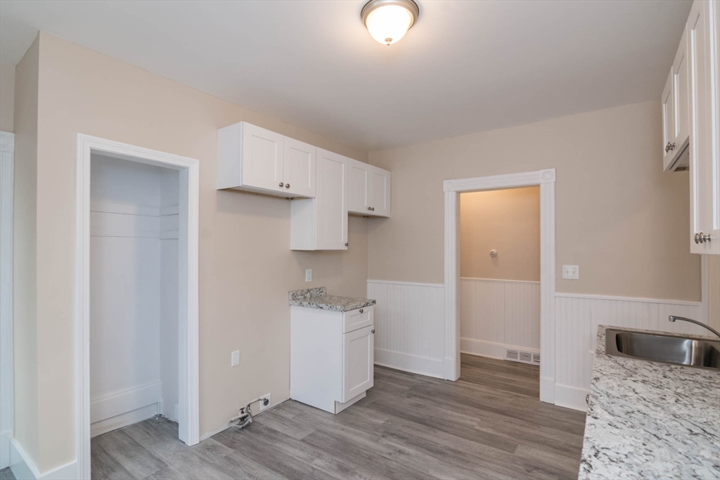 186 Oak Street Property Photo 24