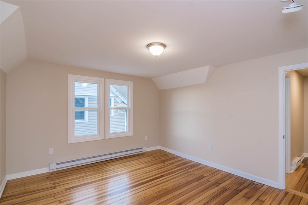 186 Oak Street Property Photo 32