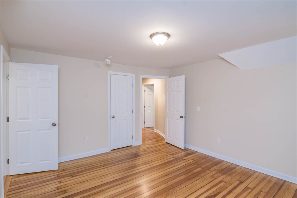 186 Oak Street Property Photo 33