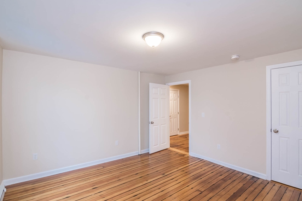 186 Oak Street Property Photo 35