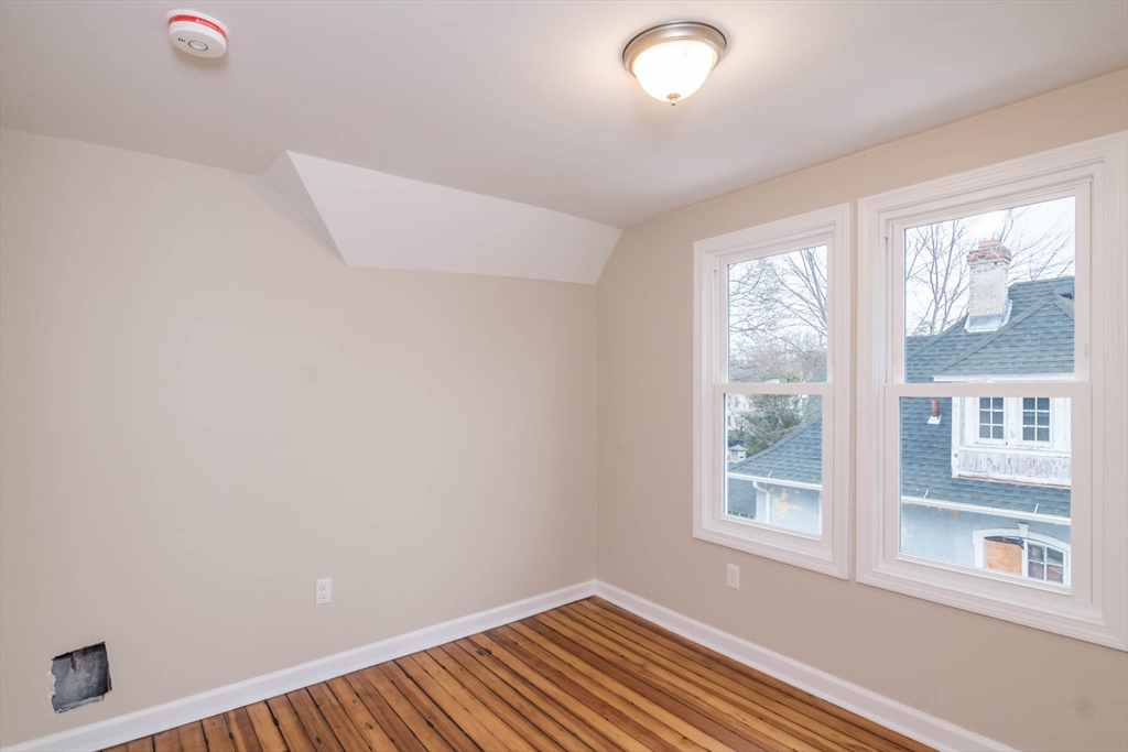 186 Oak Street Property Photo 38