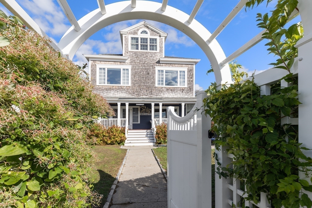 2 C Street Property Photo 1