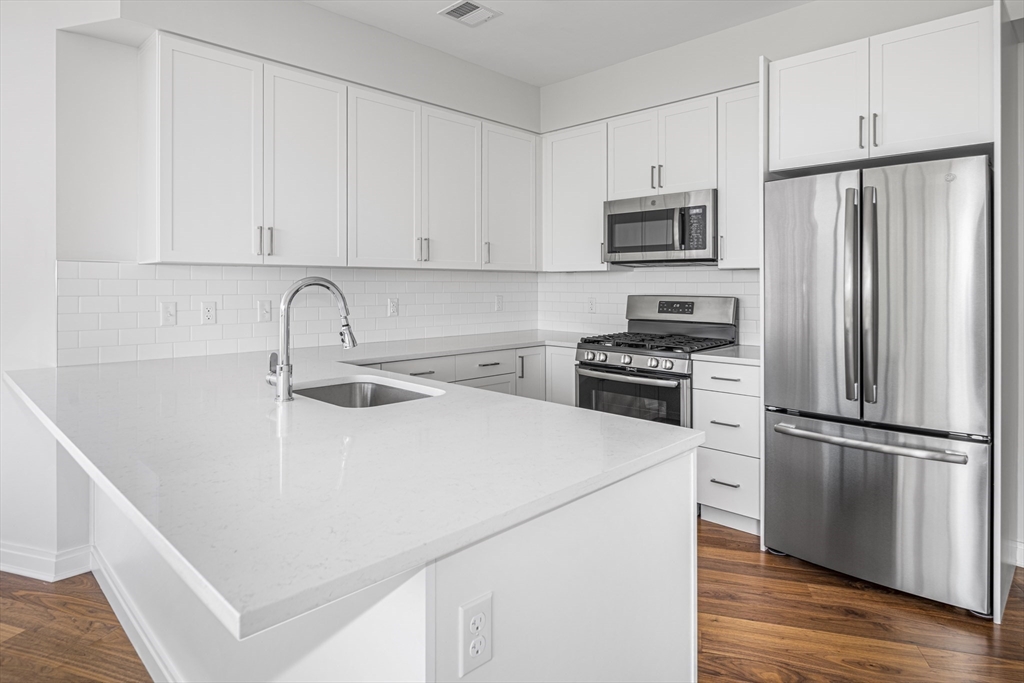 3531 Washington # U411 Property Photo 6