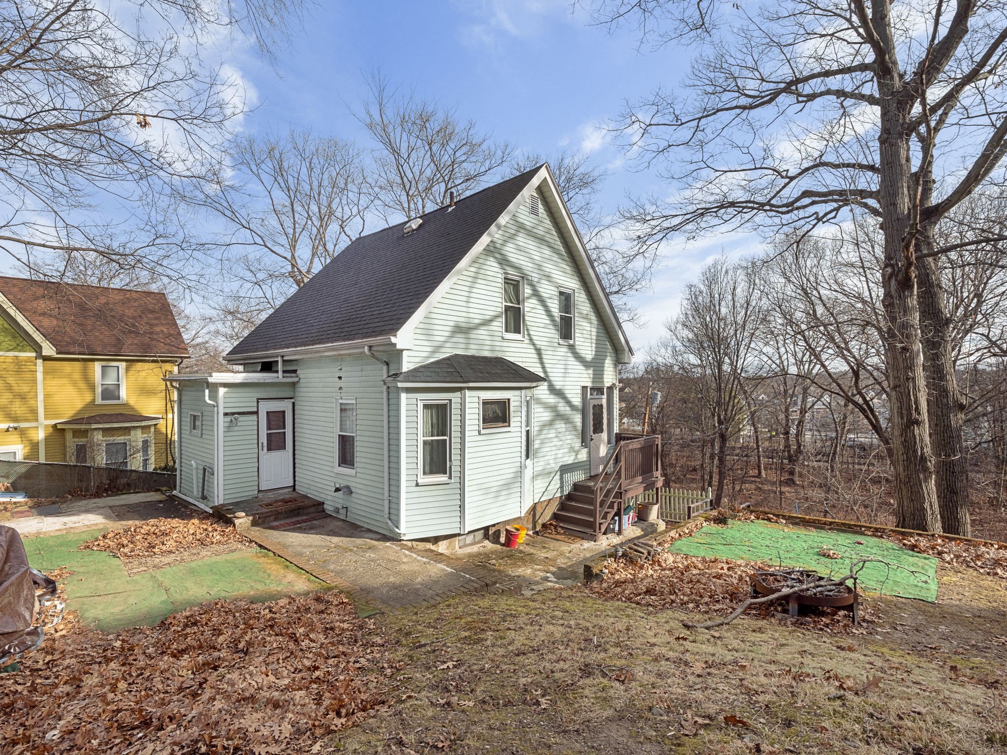 27 Rowe St. Property Photo 5