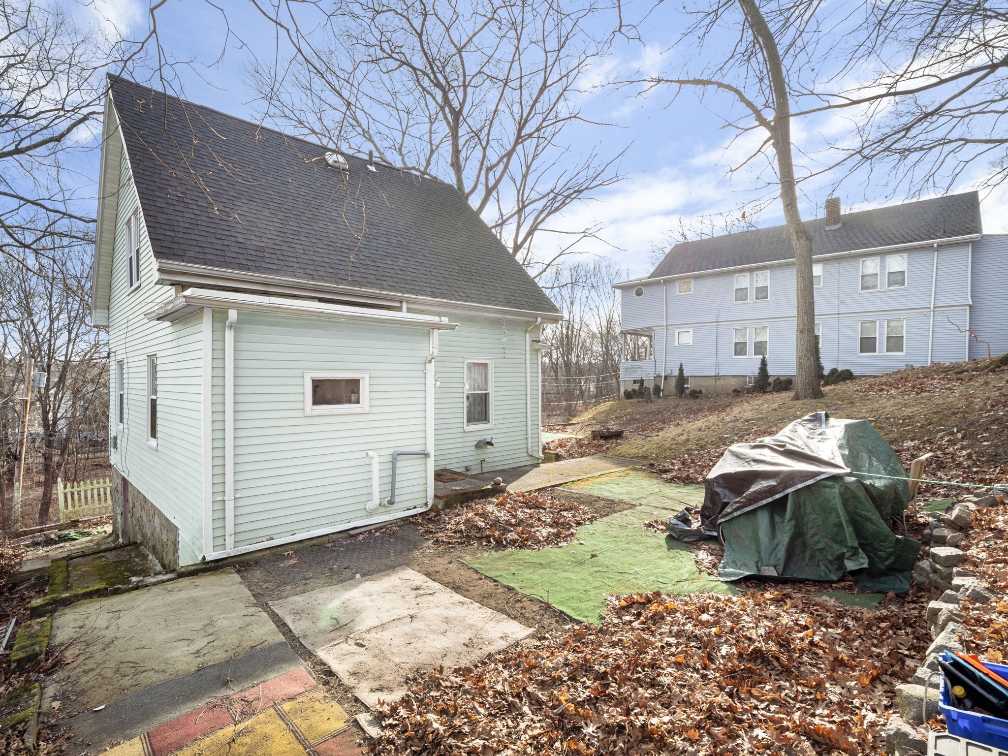 27 Rowe St. Property Photo 9