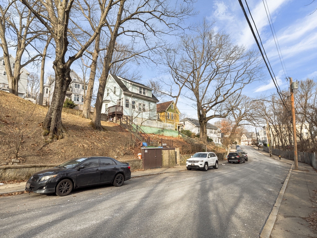 27 Rowe St. Property Photo 11