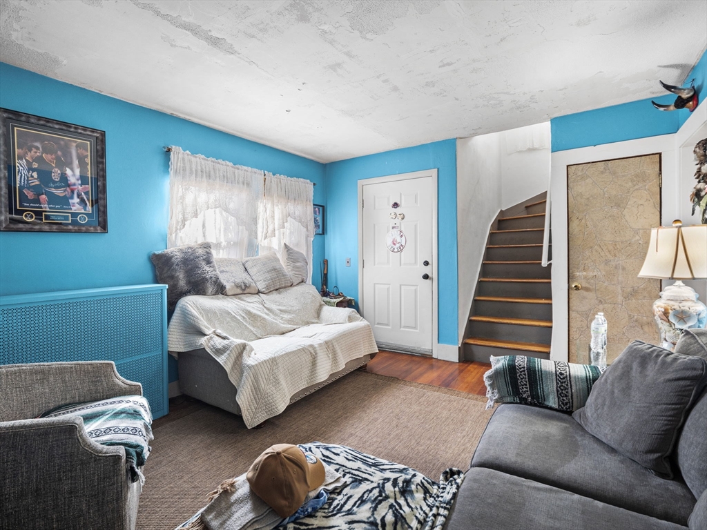 27 Rowe St. Property Photo 14