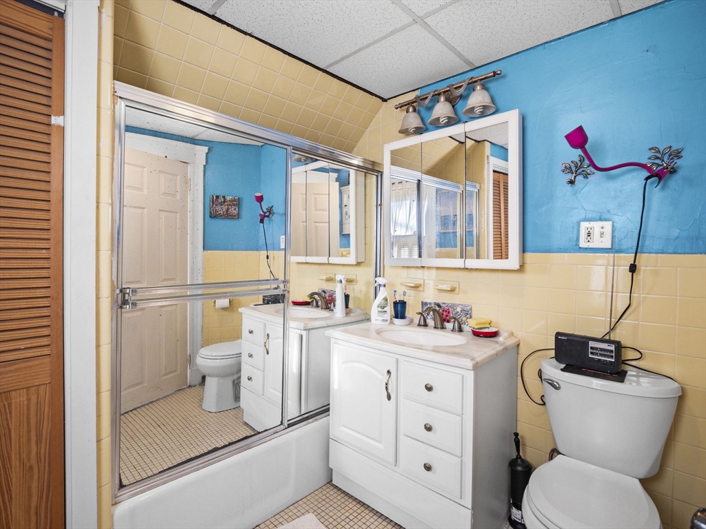 27 Rowe St. Property Photo 16
