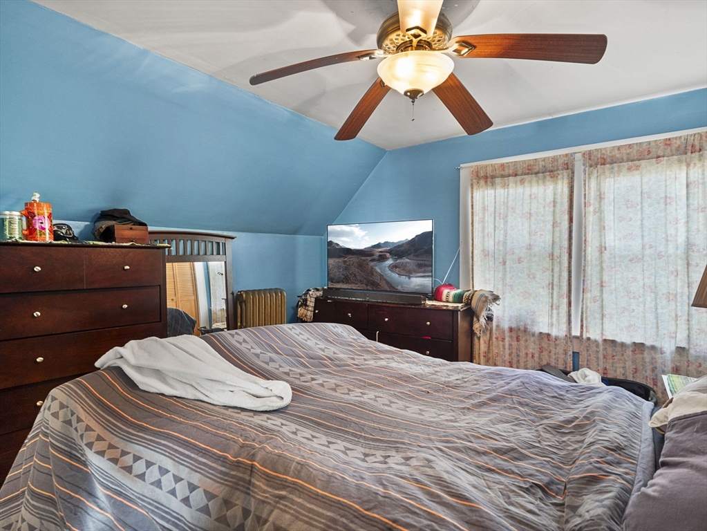27 Rowe St. Property Photo 23