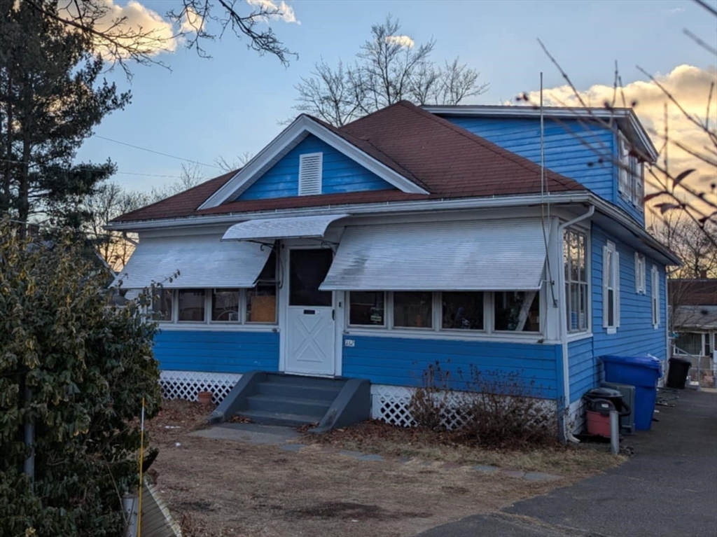 112 Lyons St Property Photo 1