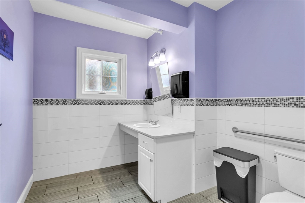 1010 Thorndike Property Photo 15