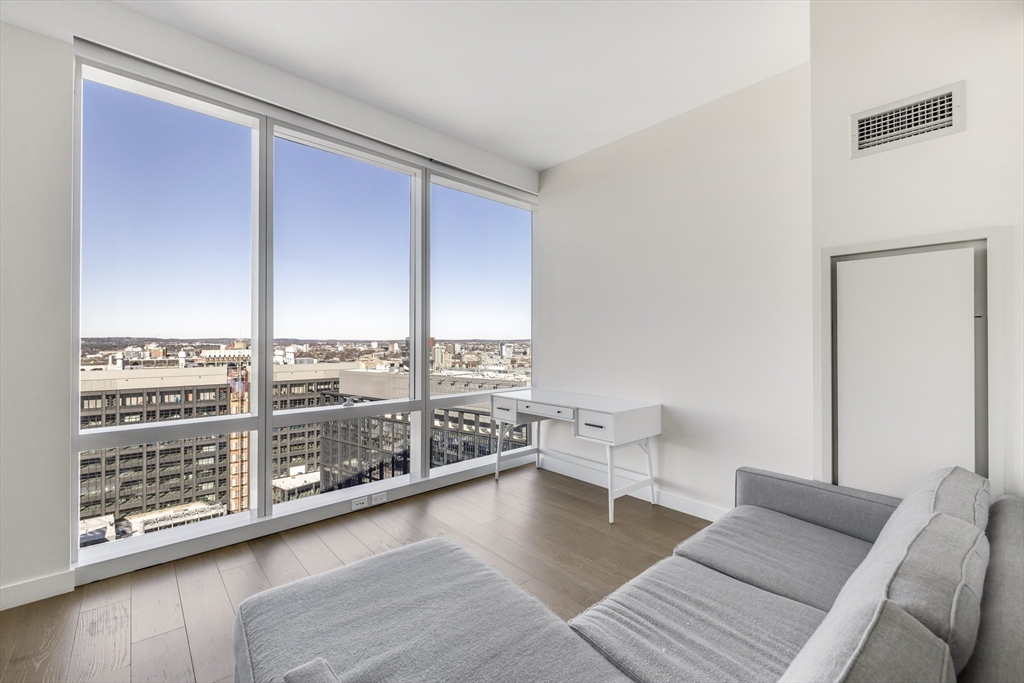 188 Brookline Ave # 27g Property Photo
