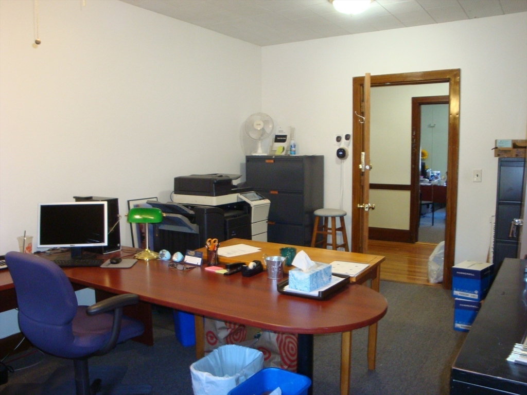 104 N Washington St Property Photo 9