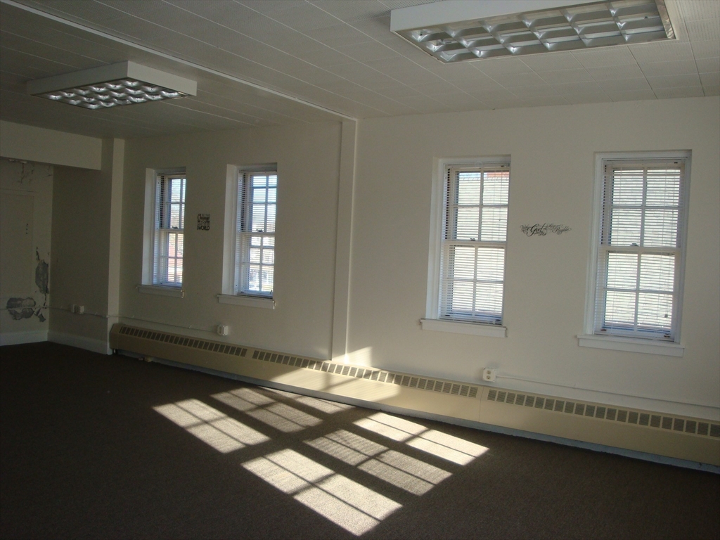 104 N Washington St Property Photo 16