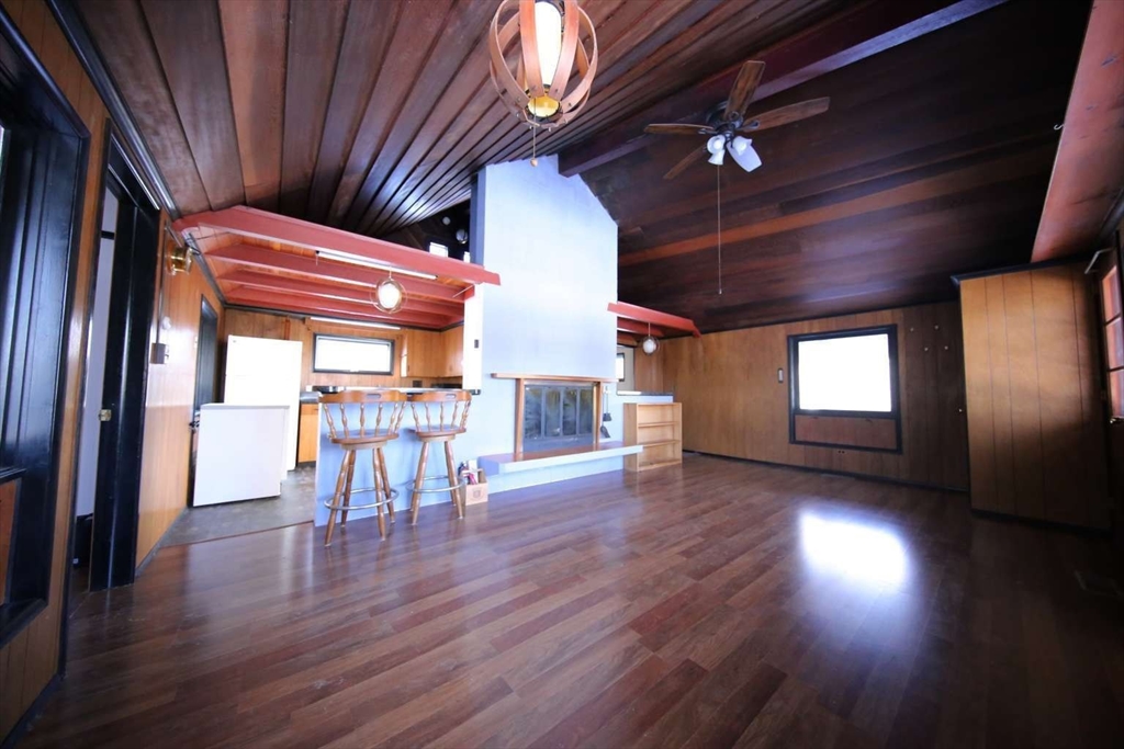 8 Thayer Road Property Photo 6