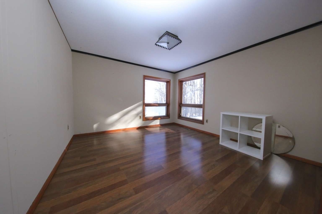 8 Thayer Road Property Photo 12