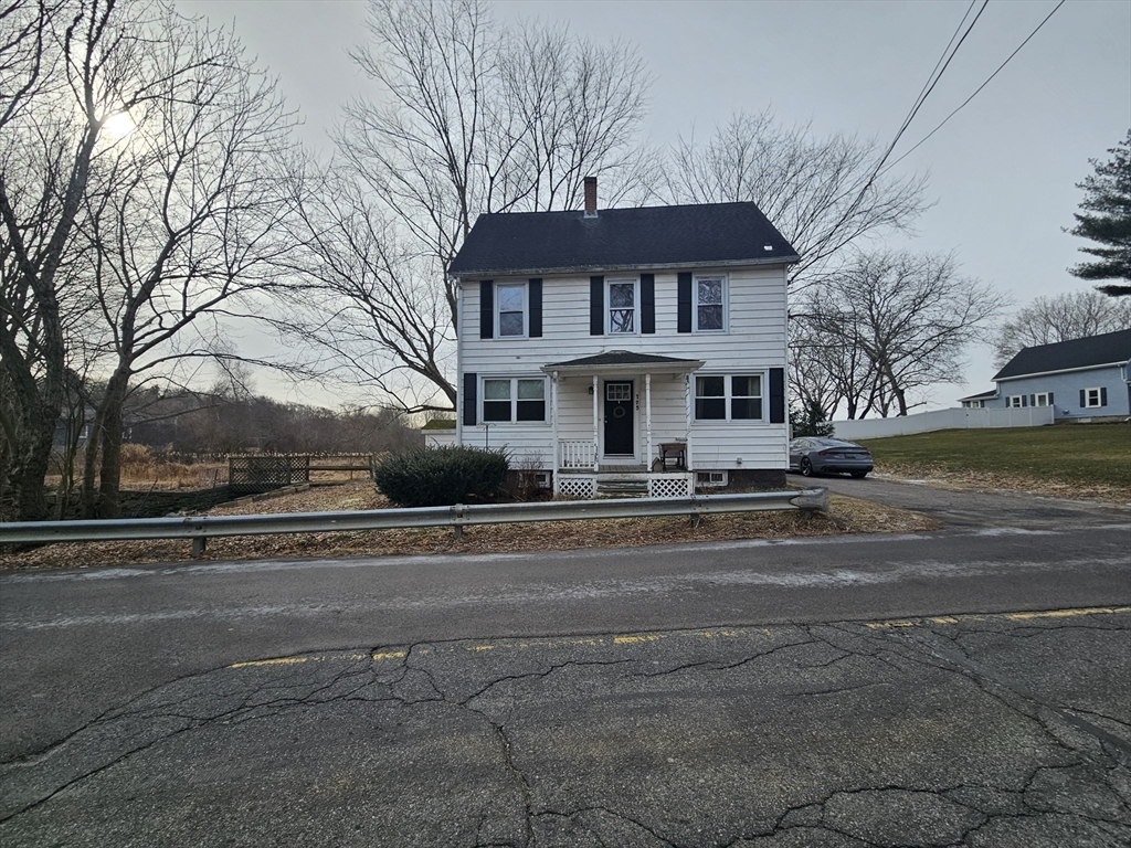 725 Main St Property Photo
