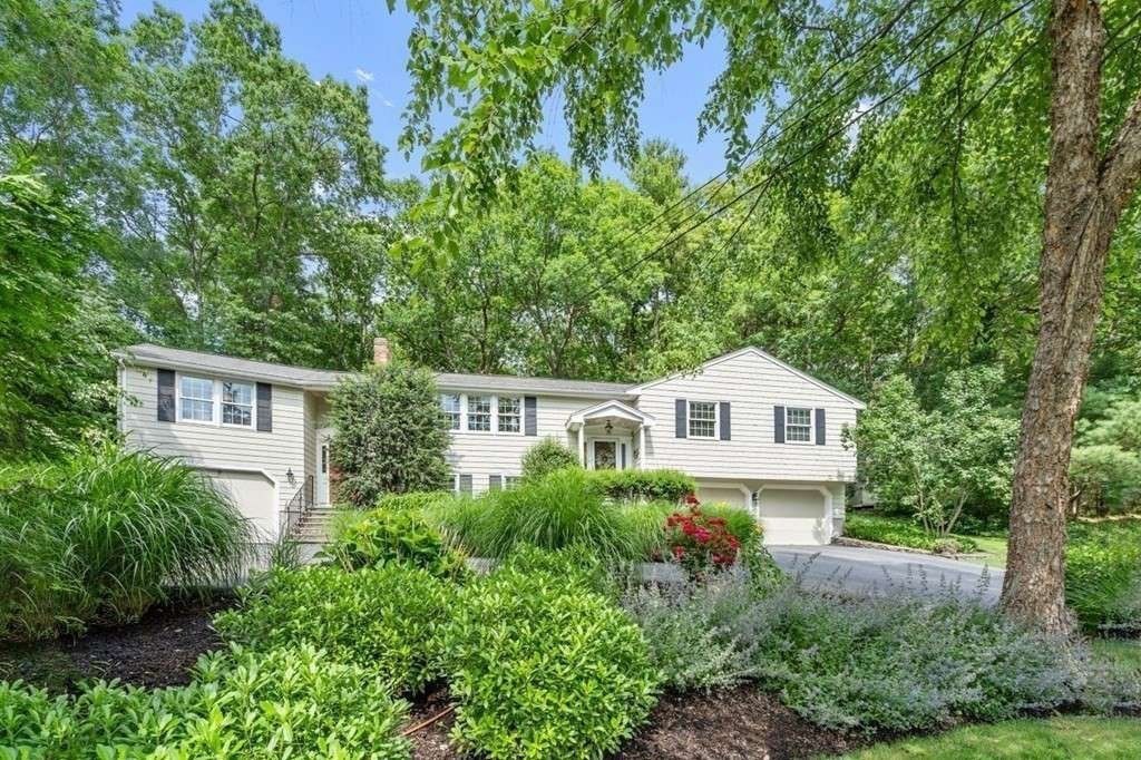 17 Stagecoach Road Property Photo