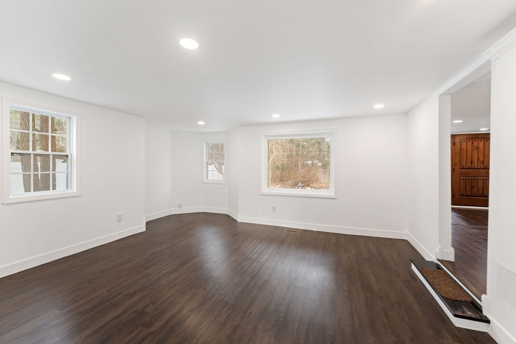 21 Beechwood Ave Property Photo 8