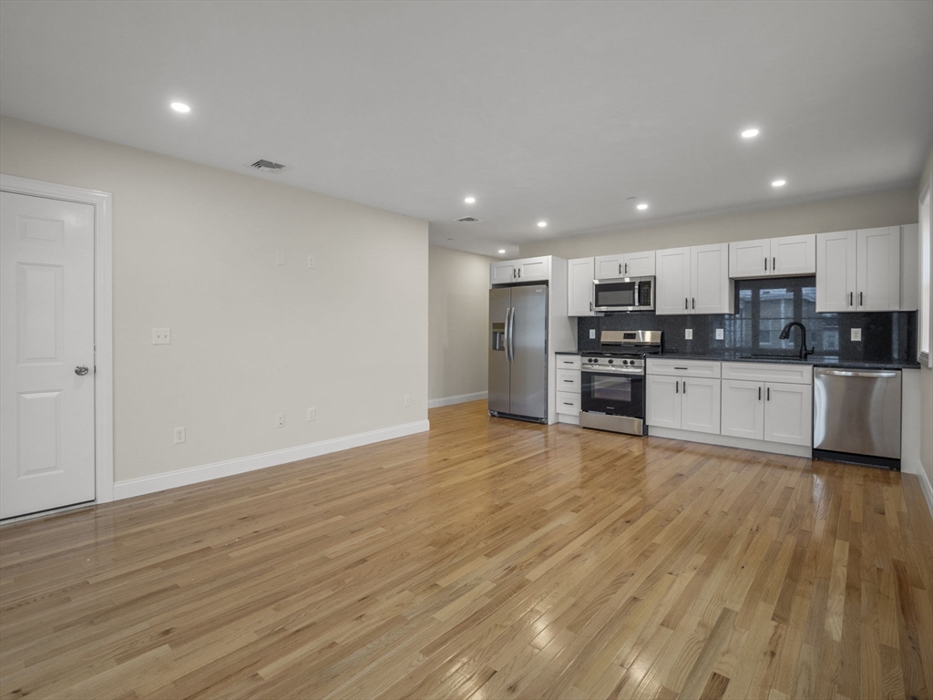 23 Thornton St # 6 Property Photo 6