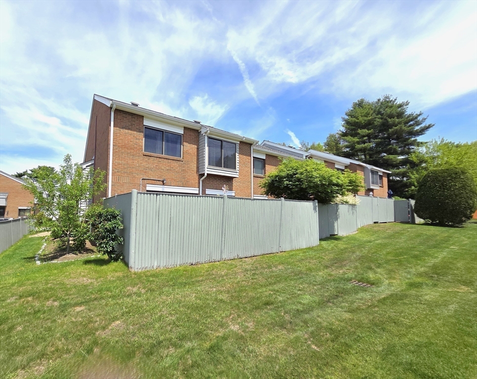 16 Rosewood Drive # 04 Property Photo 35