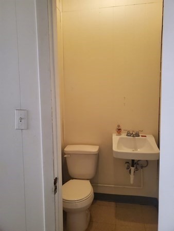 915 Main Street # 917 Property Photo 4