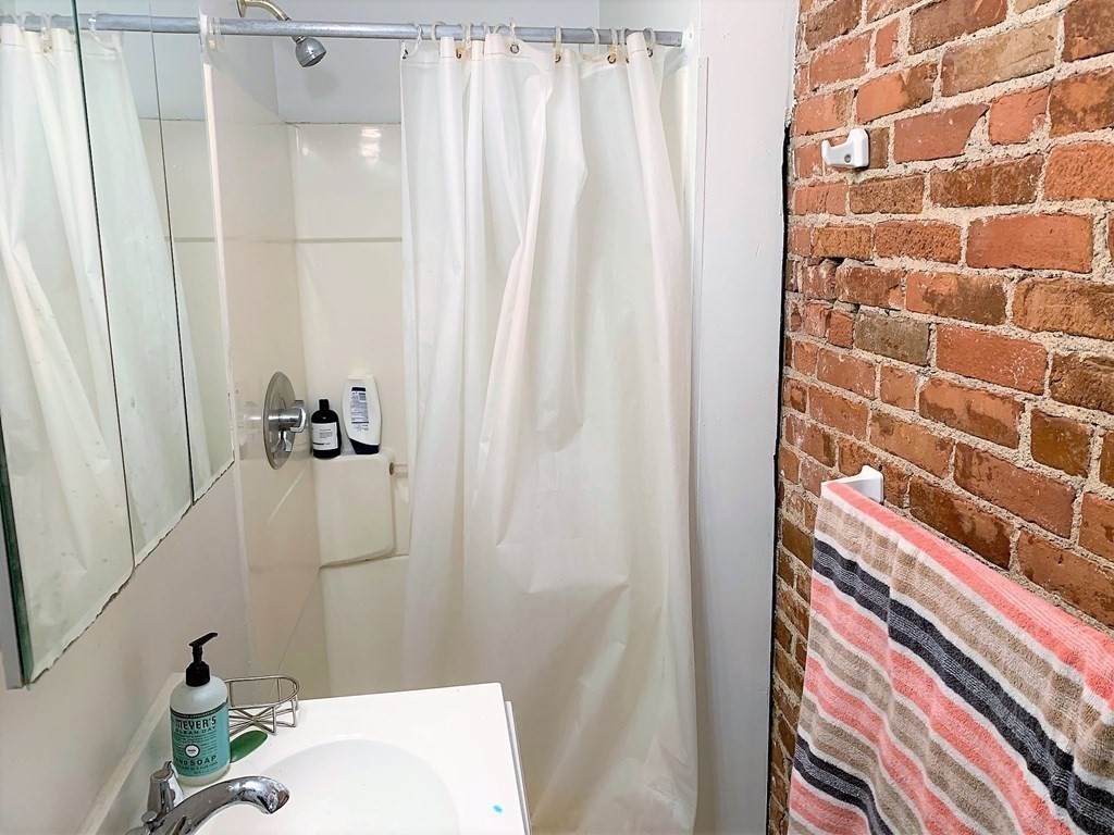 11 Pratt # 2 Property Photo 9