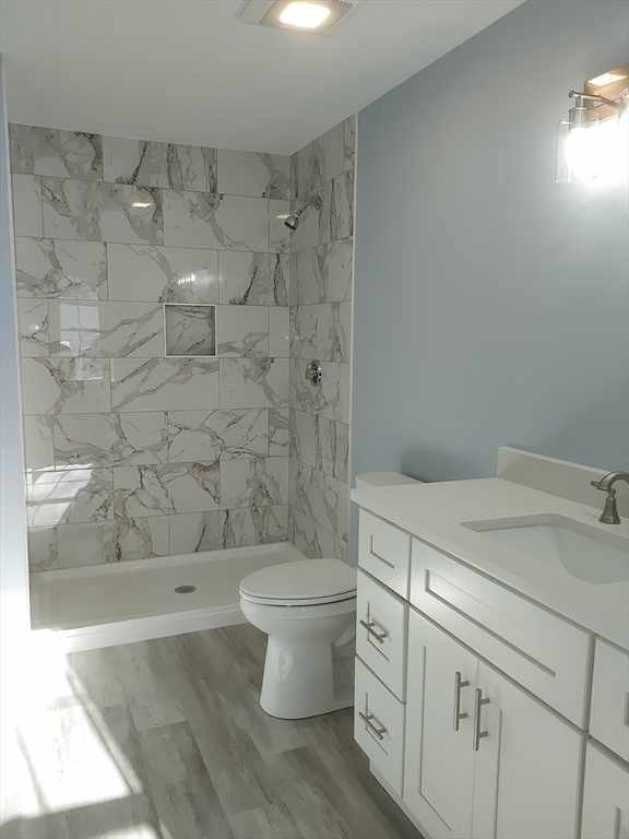 12 Meadow Lane # A Property Photo 8