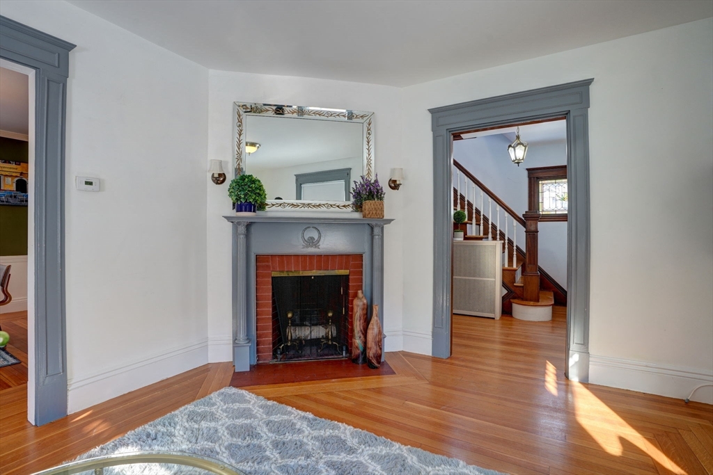 303 Beale St Property Photo 12