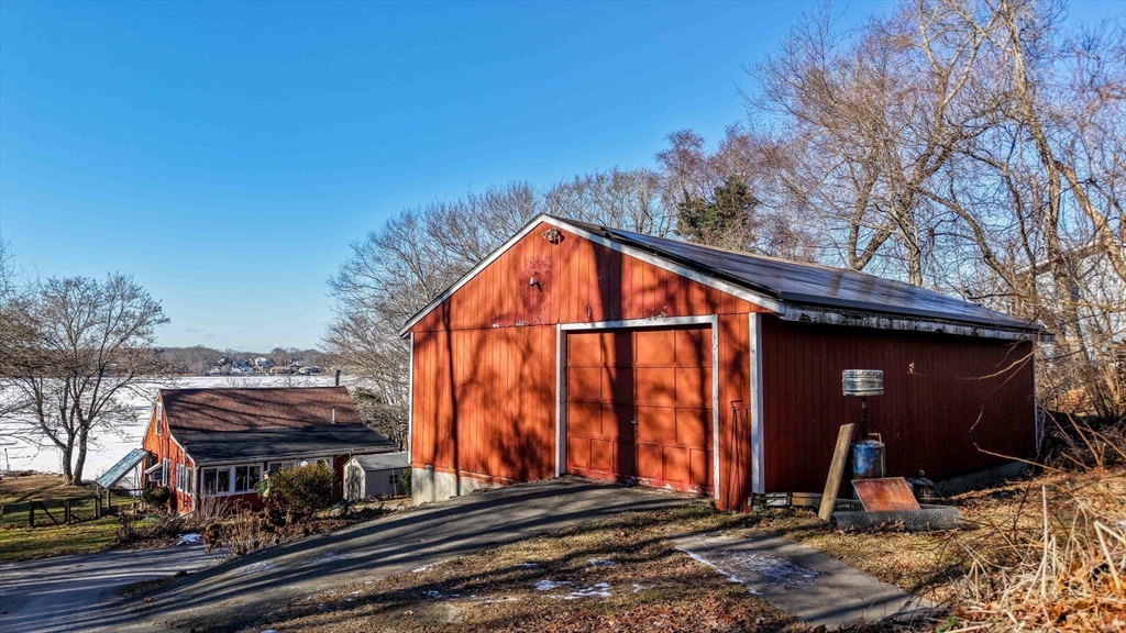 165 Plymouth Blvd Property Photo