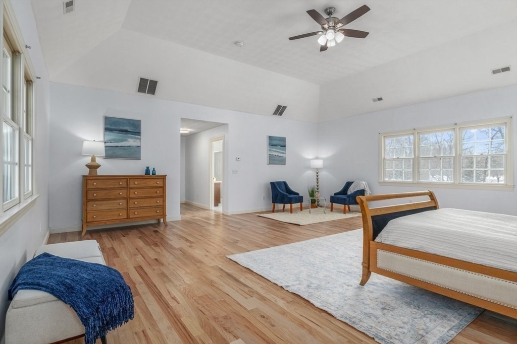 45 Berkshire Property Photo 23