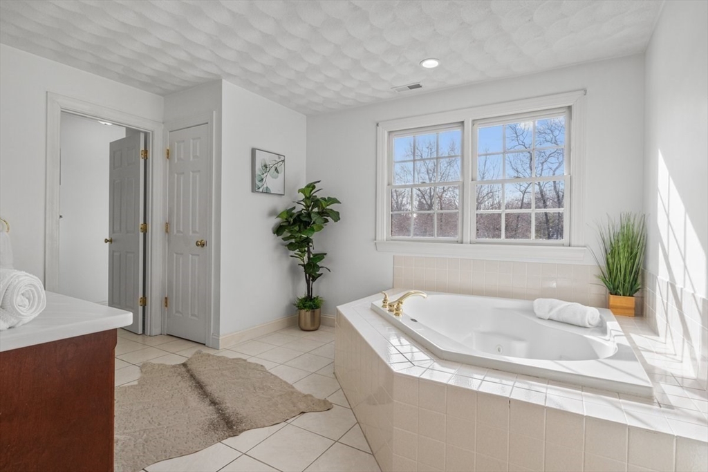 45 Berkshire Property Photo 24