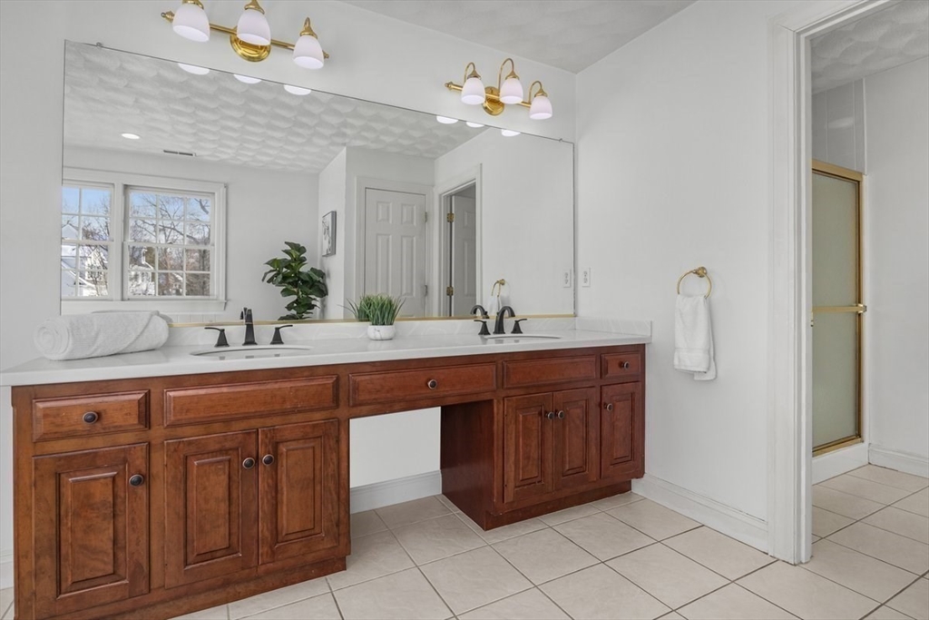 45 Berkshire Property Photo 25