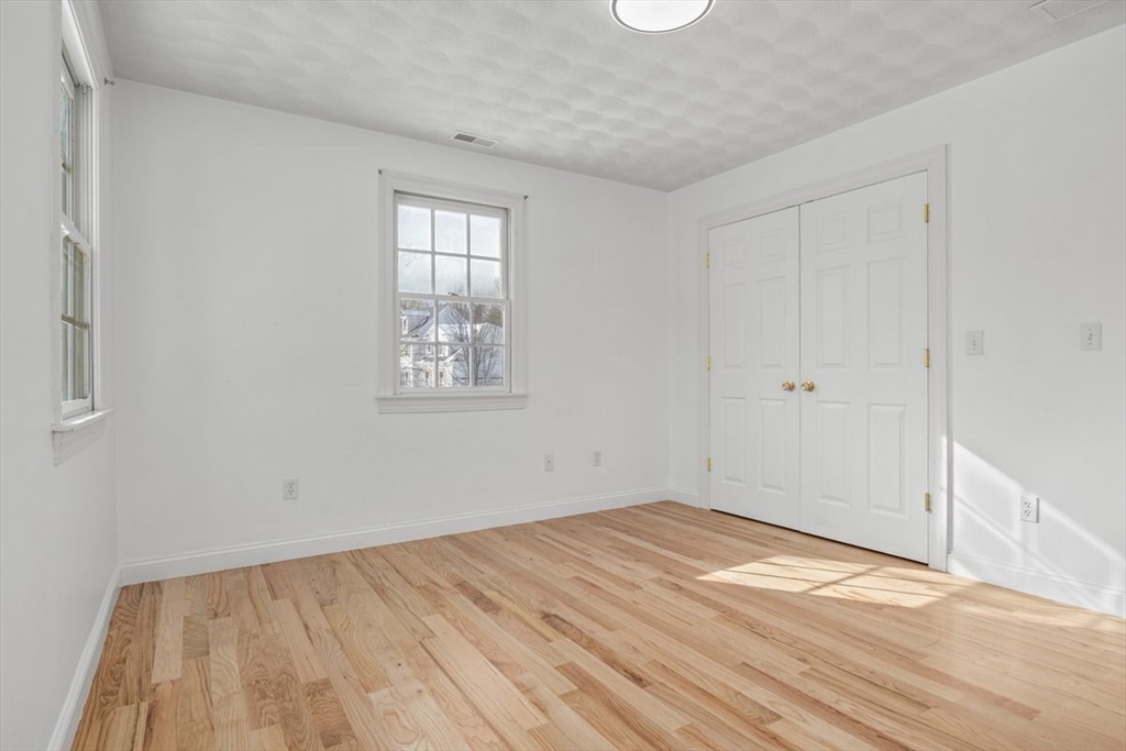 45 Berkshire Property Photo 28