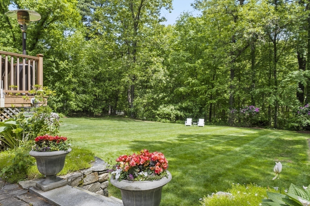20 Ledge Rock Rd Property Photo 3